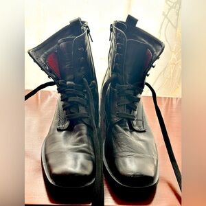 Santana Canada - Black Leather - Red Inner Lining Vintage Boots - Size 8
